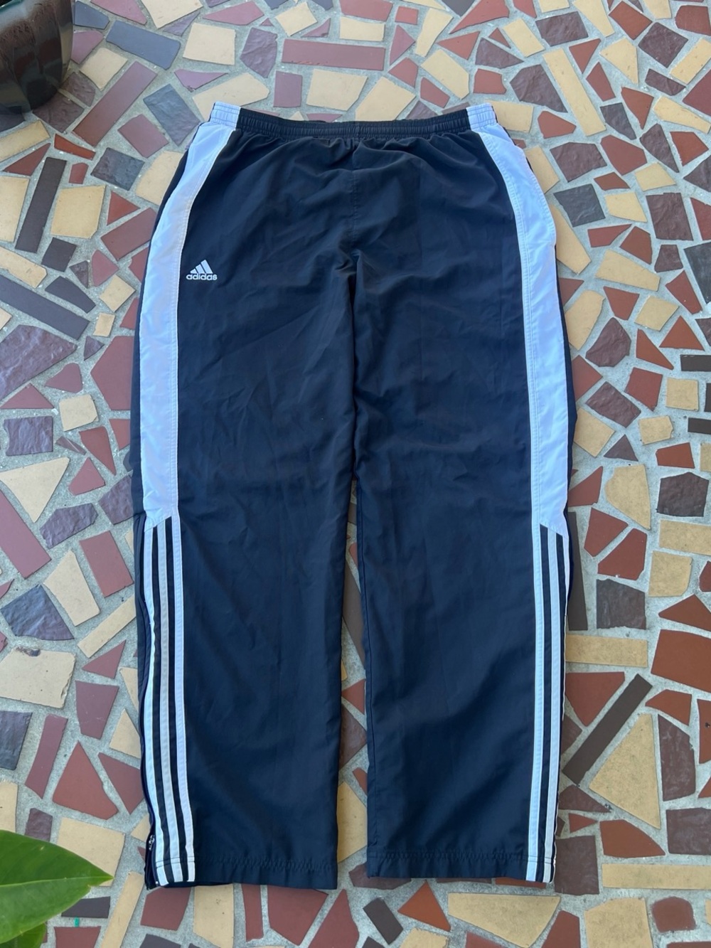 Y2K Vintage 2006 Adidas Black and White Jogger Pants